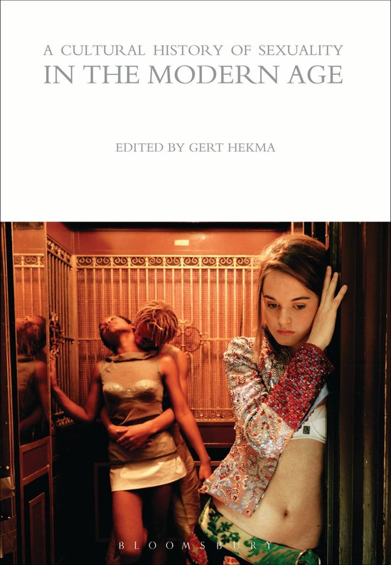 Boek: 'A Cultural History Of Sexuality In The Modern Age', geredigeerd door Gert Hekma. Twee stellen omhelzen elkaar in een lift. Op de voorgrond een vrouw in een glitterjasje.