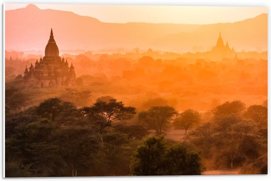 PVC Schuimplaat- Fel Zonlicht over de Tempels van Myanmar - 60x40 cm Foto op PVC Schuimplaat