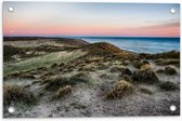 Tuinposter – Rozekleurige Zonsopkomst bij de Zee en Duinen - 60x40 cm Foto op Tuinposter (wanddecoratie voor buiten en binnen)