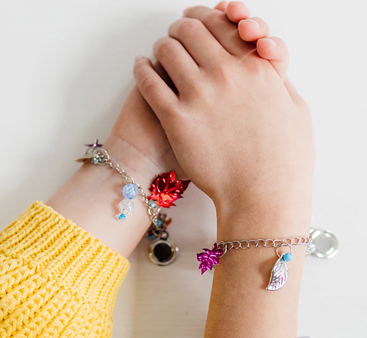 Disney Frozen Totum bedel armbandjes maken met Anna en Elsa speelgoed meisjes vanaf 5 jaar - knutselen vriendschapsarmbandjes - Forest Charm Bracelets cadeau tip — afbeelding 7
