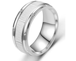 Ring Heren Zilver kleurig met Luxe Versiering - Staal - Ringen - Vaderdag Cadeau Geschenk - Mannen Cadeautjes Accesoires