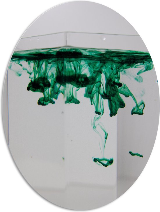 PVC Schuimplaat Ovaal - Bak met Water Waar Groene Kleurstof Doorheen Word Gegooid - 72x96 cm Foto op Ovaal (Met Ophangsysteem)