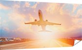 Gards Tuinposter Vliegtuig Stijgt op het Landingsbaan met Zon - 200x100 cm - Tuindoek - Tuindecoratie - Wanddecoratie buiten - Tuinschilderij