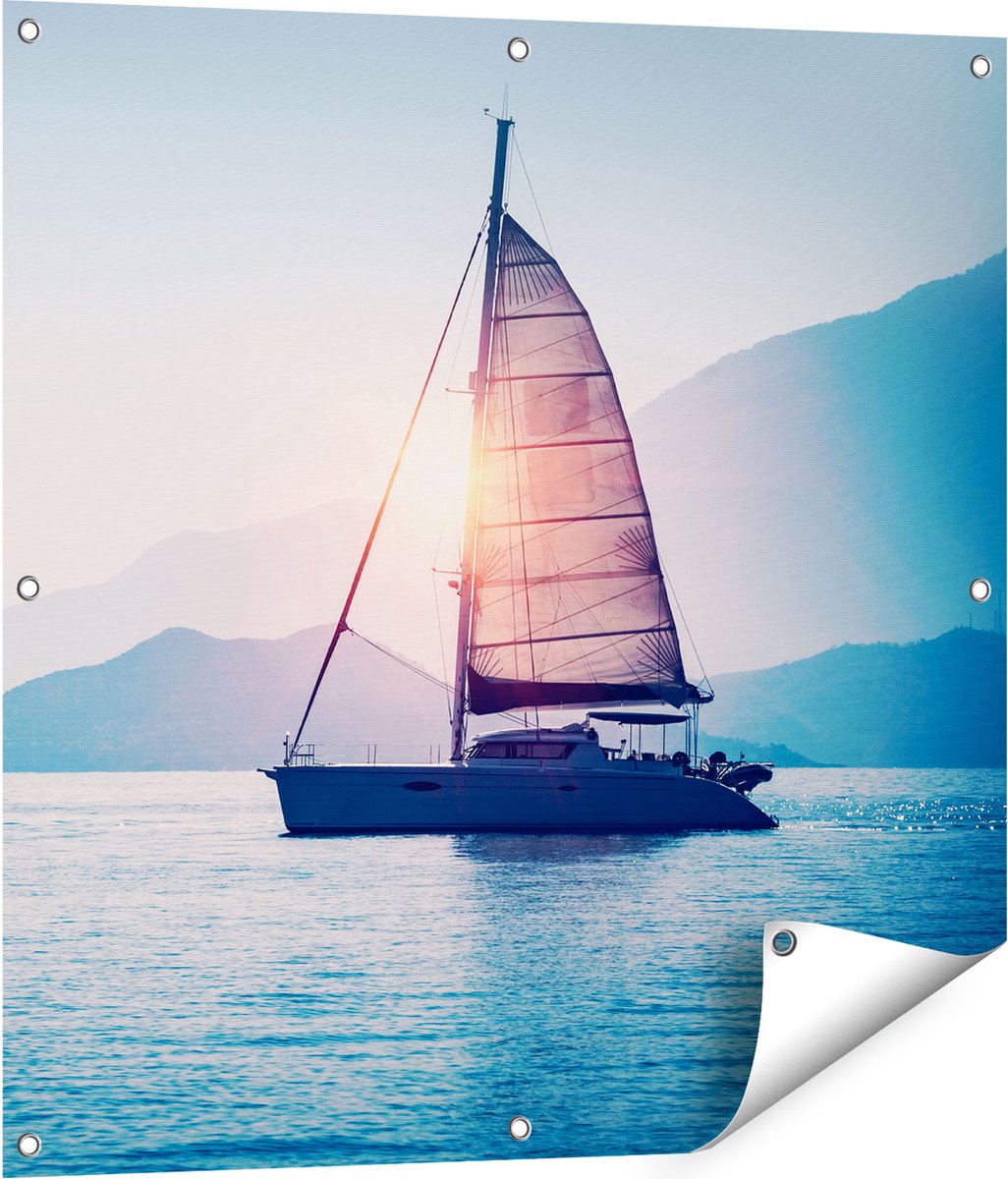 Gards Tuinposter Zeilboot bij Zonsondergang - 80x80 cm - Tuindoek - Tuindecoratie - Wanddecoratie buiten - Tuinschilderij Multikleur