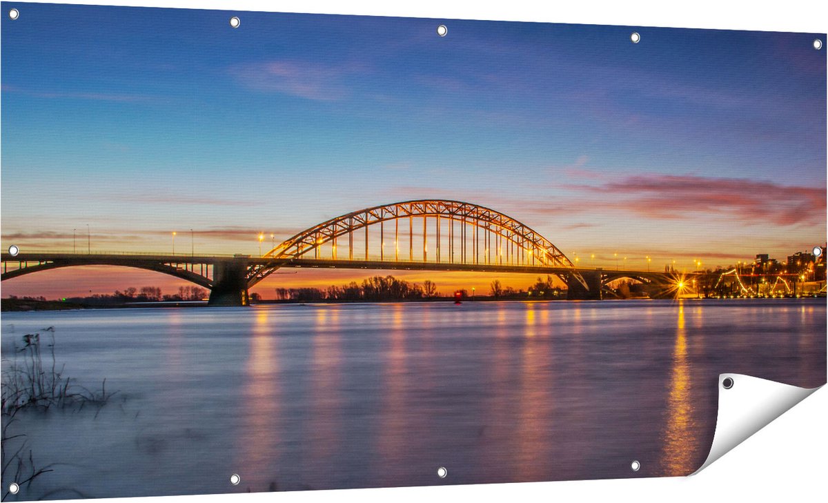 Gards Tuinposter Waalbrug in Nijmegen - 160x80 cm - Tuindoek - Tuindecoratie - Wanddecoratie buiten - Tuinschilderij Multikleur