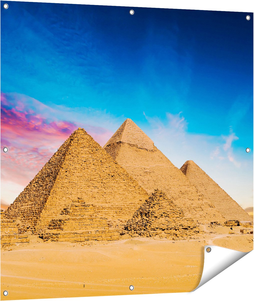 Gards Tuinposter Egyptische Piramides bij Zonsondergang - 100x100 cm - Tuindoek - Tuindecoratie - Wanddecoratie buiten - Tuinschilderij Multikleur