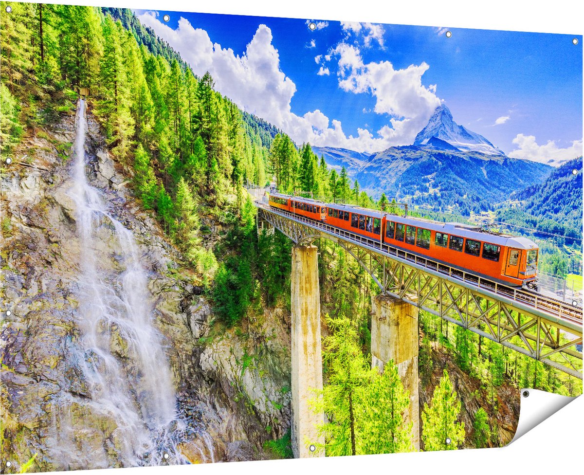 Gards Tuinposter Trein op een Brug bij een Waterval in Zwitserland - 180x120 cm - Tuindoek - Tuindecoratie - Wanddecoratie buiten - Tuinschilderij Multikleur