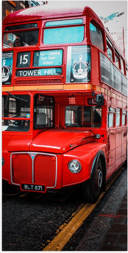 Poster Glanzend – Traditionele Rode Bus in Londen, Verenigd Koninkrijk - 50x100 cm Foto op Posterpapier met Glanzende Afwerking