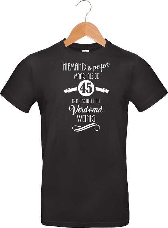 mijncadeautje - T-shirt unisex - zwart - Niemand is perfect - 45 jaar - maat 3 XL