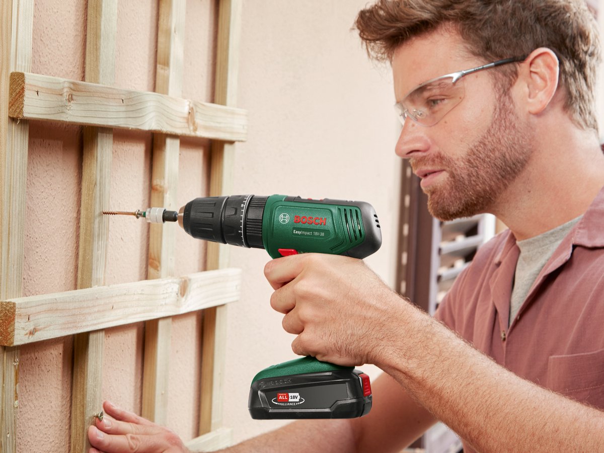 Bosch EasyImpact 18V-38 accuklopboor met accu en lader thumbnail 2