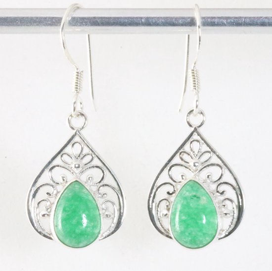Opengewerkte zilveren oorbellen met jade