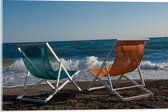 Acrylglas - Blauw en Oranje Kuipstoeltje op het Strand aan de Kust - 60x40 cm Foto op Acrylglas (Met Ophangsysteem)