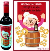 Wijnetiket Sara 50 jaar - Wijnlabel met wijnhumor - Etiket voor wijnfles - Wijn Cadeau voor 50-jarige Sarah