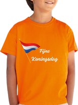 Koningsdag - Kinder T-shirt - Oranje - Maat 104 - T-shirt leeftijd 3 tot 4 jaar - Grappige teksten - Koningsdag Cadeau - T-Shirt cadeau - Quotes - verjaardag - Nederlandse vlag