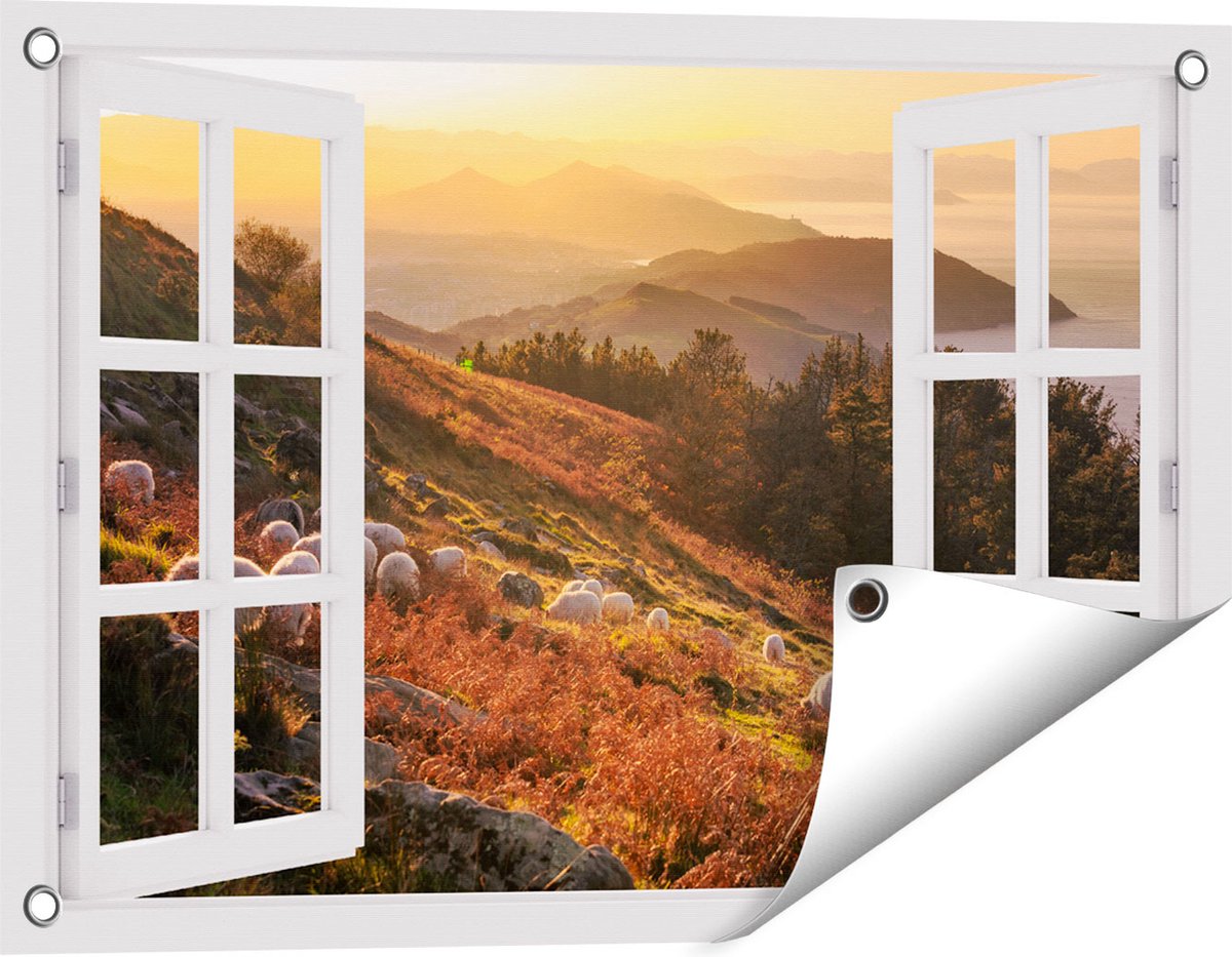 Gards Tuinposter Doorkijk Schapen in de Bergen - 60x40 cm - Tuindoek - Tuindecoratie - Wanddecoratie buiten - Tuinschilderij Wit