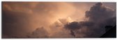 Dibond - Zon achter Donkere Regenwolken - 60x20 cm Foto op Aluminium (Wanddecoratie van metaal)