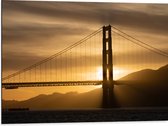 Dibond - Zonsondergang achter Hangbrug Golden Gate Bridge - 80x60 cm Foto op Aluminium (Met Ophangsysteem)