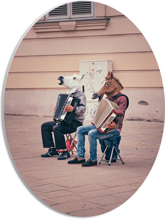 PVC Schuimplaat Ovaal - Twee Personen met Paarden Maskers Spelend op Accordeon - 30x40 cm Foto op Ovaal (Met Ophangsysteem)
