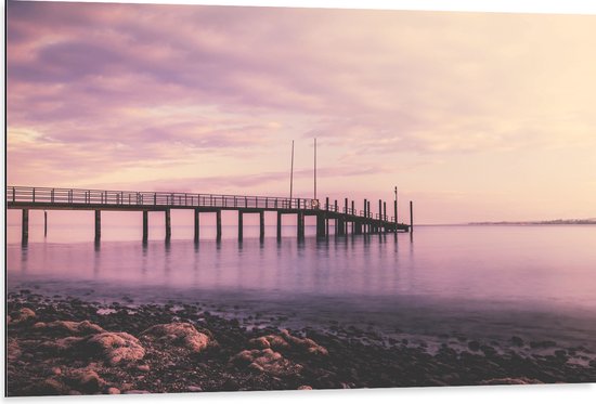 Dibond - Stijger op Zee met Roze Gloed - 105x70 cm Foto op Aluminium (Wanddecoratie van metaal)