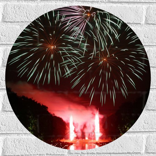 Muursticker Cirkel - Vuurwerkshow met Groene Pijlen boven Menigte - 50x50 cm Foto op Muursticker