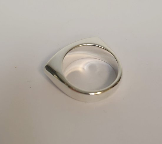 Zilveren ring - massief - 925dz - strak model - sale Juwelier Verlinden St. Hubert - van €125,= voor €99,=