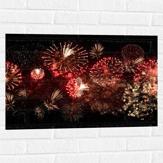 Muursticker - Verzameling Vuurwerkpijlen in Rode Tinten - 75x50 cm Foto op Muursticker