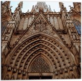 Dibond - Vooraanzicht van Kathedraal in Barcelona in Spanje - 50x50 cm Foto op Aluminium (Wanddecoratie van metaal)