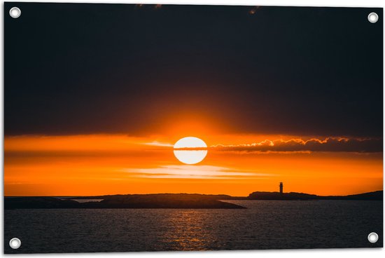WallClassics - Tuinposter – Silhouet Vuurtoren bij Zonsondergang - 75x50 cm Foto op Tuinposter (wanddecoratie voor buiten en binnen)