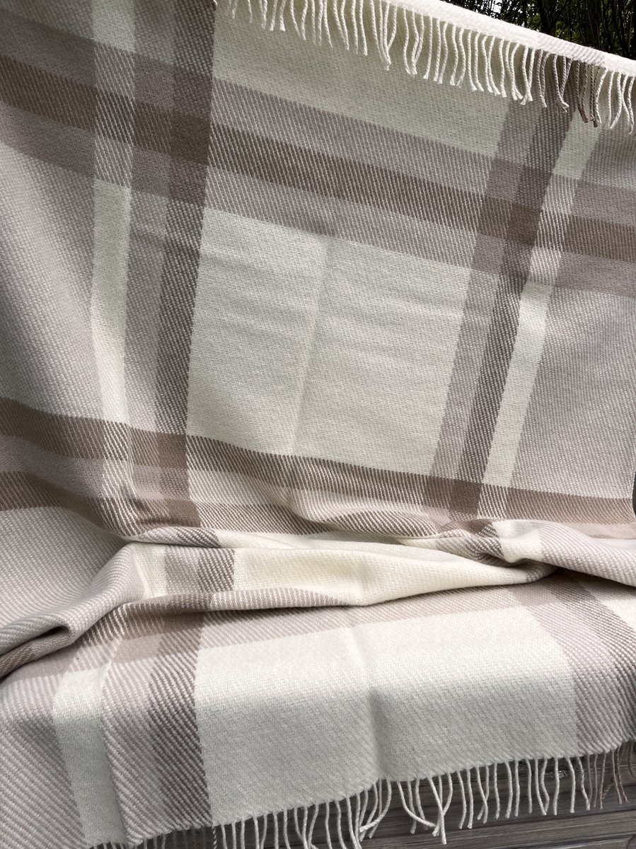 R&D Leder Wollen deken Tartan 'Sandy" - geruit - Plaid - 100% nieuwe wol - extra zacht - dik - warm - licht - kwaliteit - cadeau tip- 130x210cm Beige