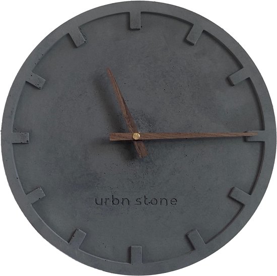 Urbn Stone beton klok - stille minimalistische klok Ø32 - handgemaakt met houten wijzers - stil uurwerk - Kleur antraciet