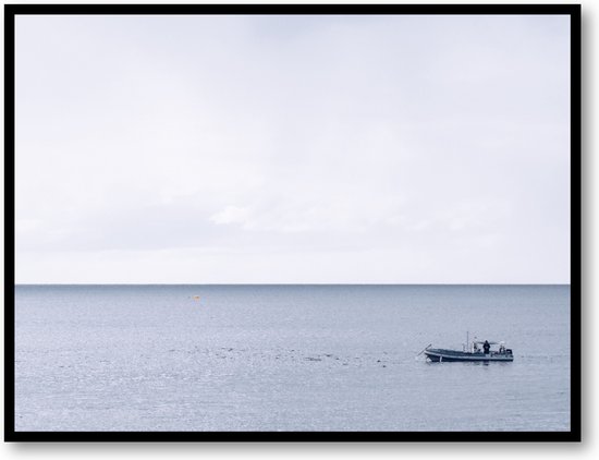 Baai met boot - Lanzarote - Fotoposter 40x30 met Lijst