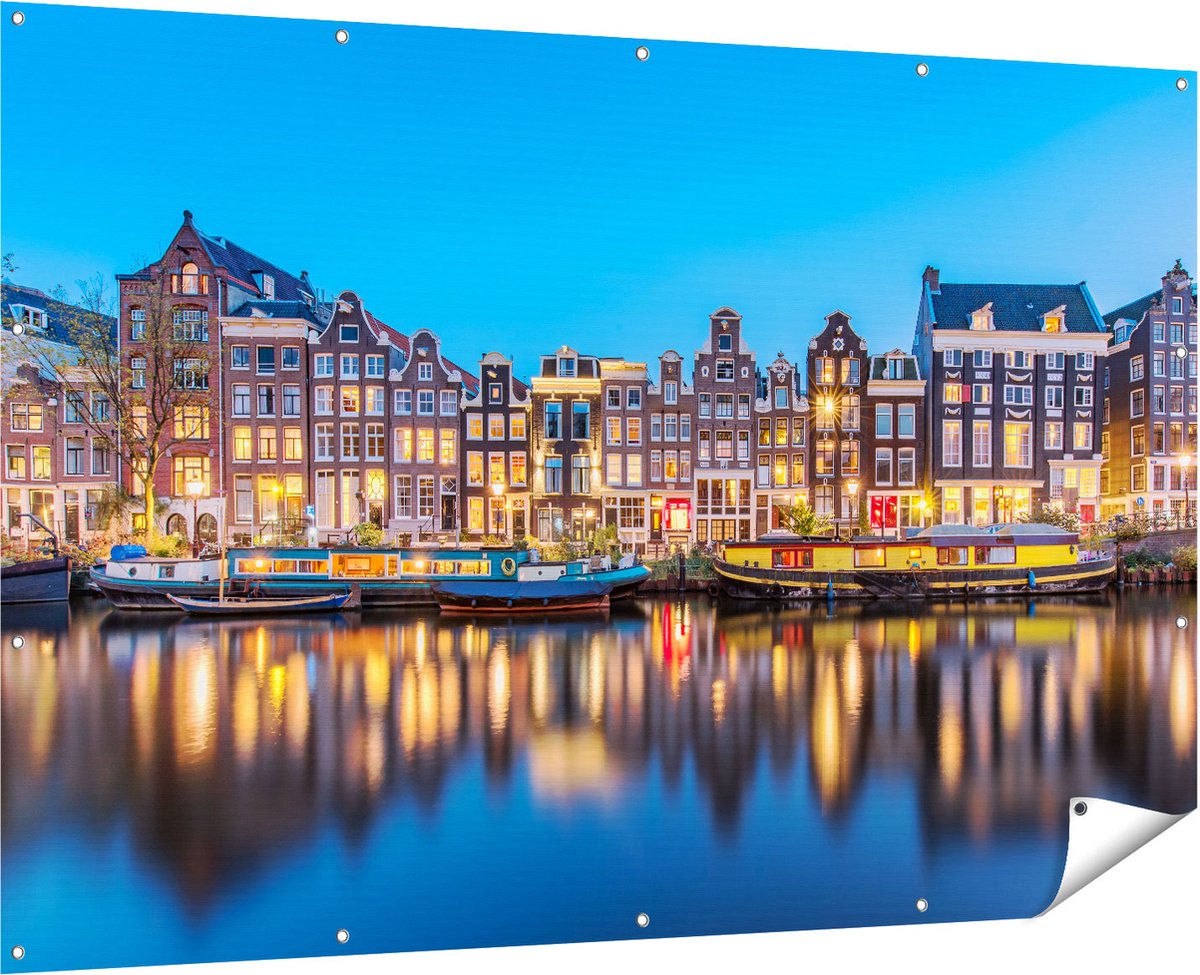 Gards Tuinposter Amsterdamse Huisjes in de Avond met Lichten - 180x120 cm - Tuindoek - Tuindecoratie - Wanddecoratie buiten - Tuinschilderij Multikleur