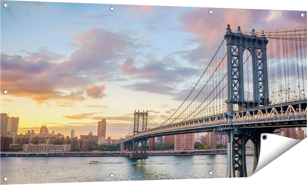 Gards Tuinposter Manhattan Bridge Brug in New York - 140x70 cm - Tuindoek - Tuindecoratie - Wanddecoratie buiten - Tuinschilderij Multikleur