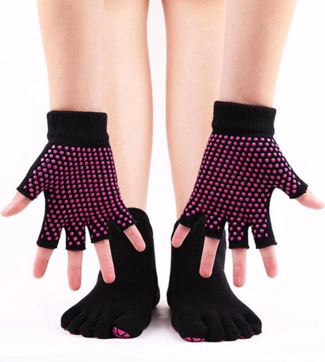 New Age Devi Yoga sokken en handschoenen Set - Zwart Roze - Antislip - One size - New Age Devi