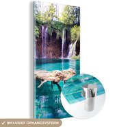 MuchoWow® Glasschilderij 20x40 cm - Schilderij acrylglas - Helder water bij het Nationaal park Plitvicemeren in Kroatië - Foto op glas - Schilderijen