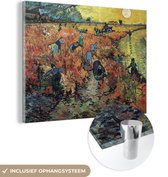 MuchoWow® Glasschilderij 120x90 cm - Schilderij acrylglas - De rode wijngaard - Vincent van Gogh - Foto op glas - Schilderijen