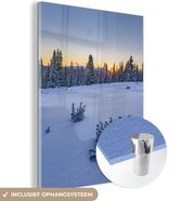 MuchoWow® Glasschilderij 60x80 cm - Schilderij acrylglas - Winterlandschap tijdens een zonsopgang - Foto op glas - Schilderijen