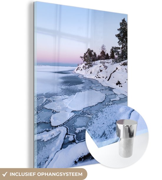 MuchoWow® Glasschilderij 60x80 cm - Schilderij acrylglas - Zee - IJs - Sneeuw - Foto op glas - Schilderijen