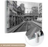 MuchoWow® Glasschilderij 90x60 cm - Schilderij acrylglas - Berlijn - Tram - Zwart - Wit - Foto op glas - Schilderijen