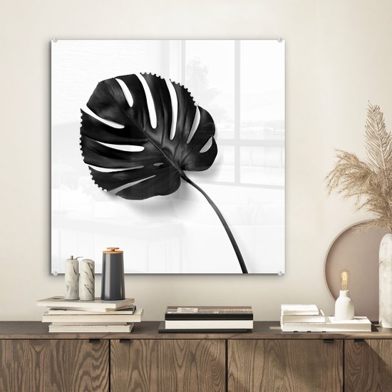 MuchoWow® Glasschilderij 50x50 cm - Schilderij acrylglas - Bijzonder geverfd monstera blad - zwart wit - Foto op glas - Schilderijen