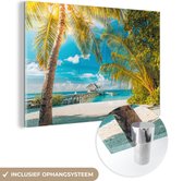 MuchoWow® Glasschilderij 90x60 cm - Schilderij acrylglas - Tropisch - Strand - Palmboom - Foto op glas - Schilderijen