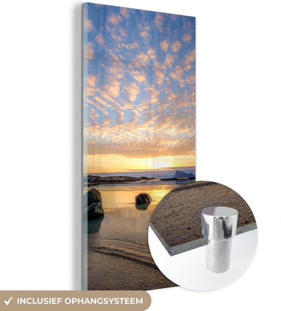MuchoWow® Glasschilderij 20x40 cm - Schilderij acrylglas - Strand - Zon - Wolken - Foto op glas - Schilderijen