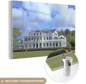MuchoWow® Glasschilderij 90x60 cm - Schilderij acrylglas - Presidentieel paleis in Paramaribo - Foto op glas - Schilderijen