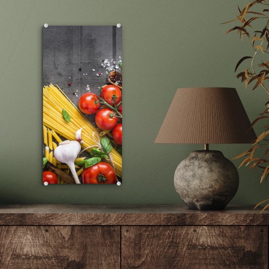 MuchoWow® Peinture sur verre 20x40 cm - Peinture sur verre acrylique - Pâtes - Herbes - Tomate - Épices - Rustique - Photo sur verre - Peintures