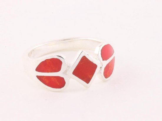 Zilveren ring met rode koraal steen - maat 18.5