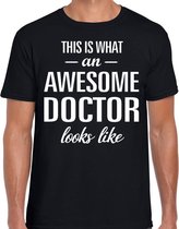 Awesome doctor / dokter cadeau t-shirt zwart voor heren S