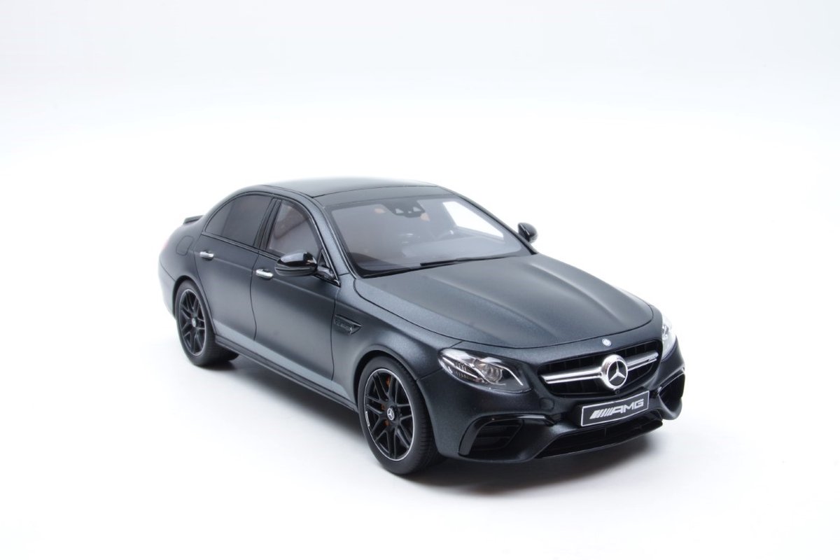 GT Spirit Mercedes-Benz E63 S Edition Grijs 1:18 | bol