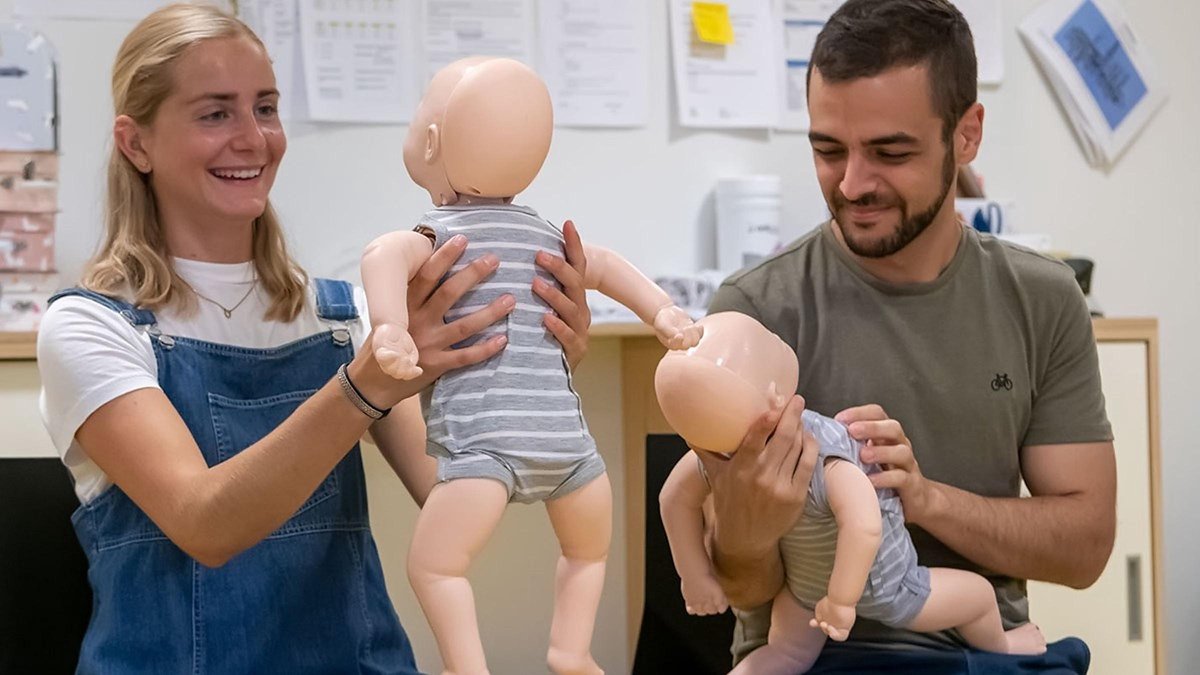 Laerdal - Little baby QCPR - reanimatie- en verslikkingsbaby in 1 - Licht — cadeau in Cadeau-ideeën - foto 2