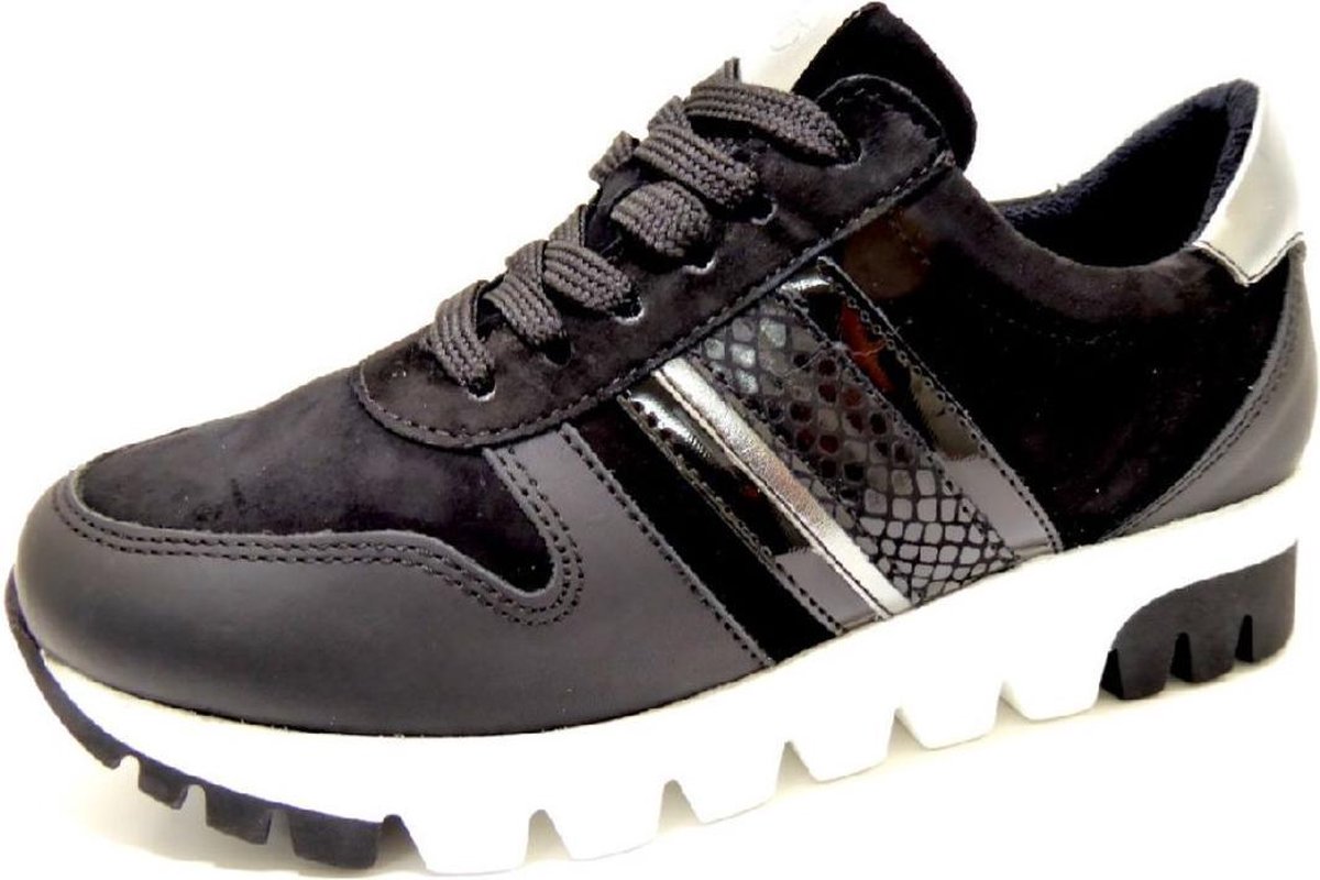 Zilveren Sneakers Tamaris TOUCH it - Vindjeschoen.nl