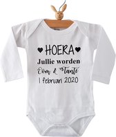 Baby Rompertje met tekst hoera jullie worden oom en tante met de uitgerekende maand erbij bekendmaking zwangerschap aanstaande baby jongen meisje unisex lange mouw wit maat 50-56